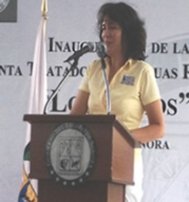 La Administradora General da su mensaje.