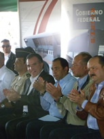 El Gobernador acompañado de Francisco Patiño de Fodain, de Marco Adán Quesada y del Diputado René Franco